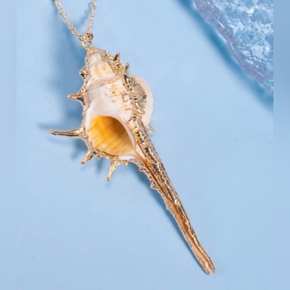 Spiny Murex~ Echinate Spiky Conch Shell Mermaid Beach Ocean Gold Dipped Necklace - Picture 6 of 16